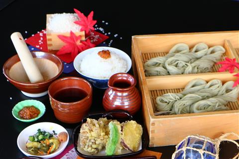 2日目昼食　新潟名物へぎそば御膳(一例/へぎそばは2名様分)